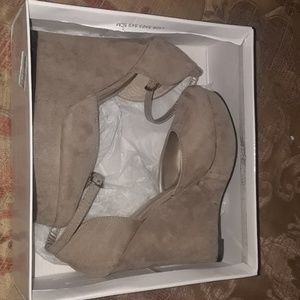 Wedges faux suede